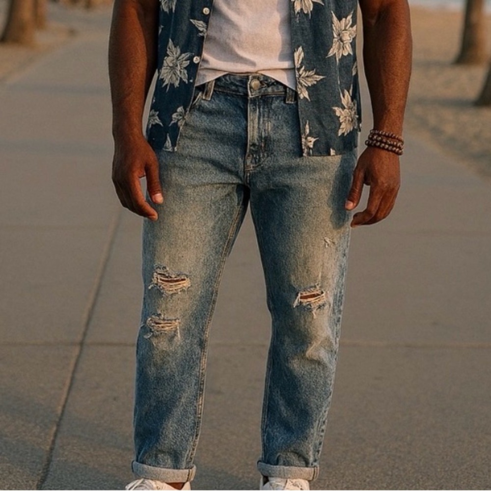 Levi’s 540 Relaxed Fit Vintage Distressed Ripped Frayed Jeans Size 36x30